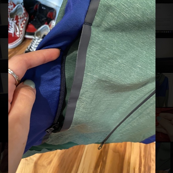 Youth Blue and Green Nike Windbreaker - Picture 5 of 5